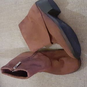 Kenneth Cole Reaction